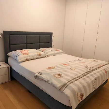 아파트 Sea View Penthouse With Rooftop Jacuzzi,