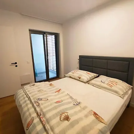 Sea View Penthouse With Rooftop Jacuzzi, * Petrčane