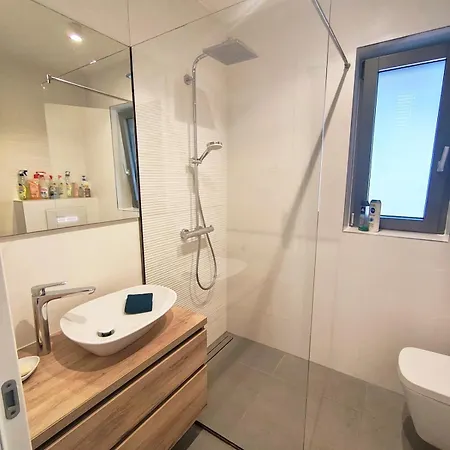 아파트 Sea View Penthouse With Rooftop Jacuzzi,