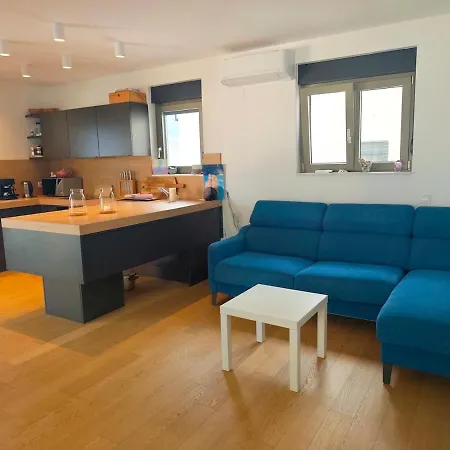 Sea View Penthouse With Rooftop Jacuzzi, *