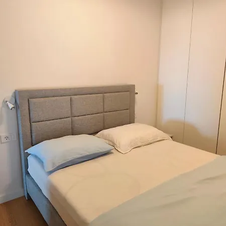 Sea View Penthouse With Rooftop Jacuzzi, Apartament