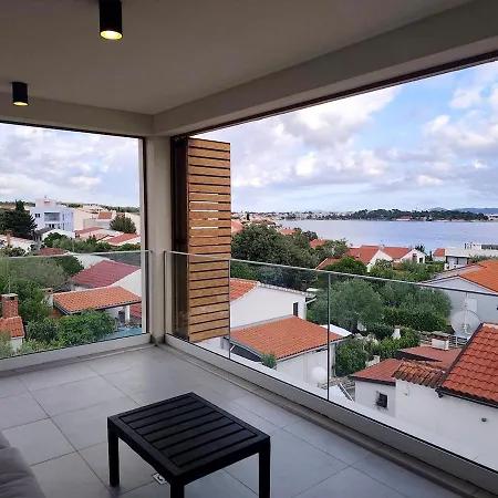 Apartament Sea View Penthouse With Rooftop Jacuzzi, Petrčane